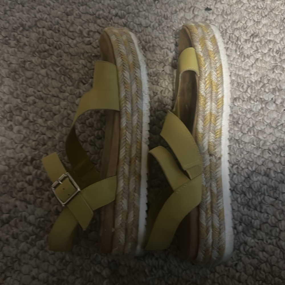 Me Too sandals - Picture 2 of 2